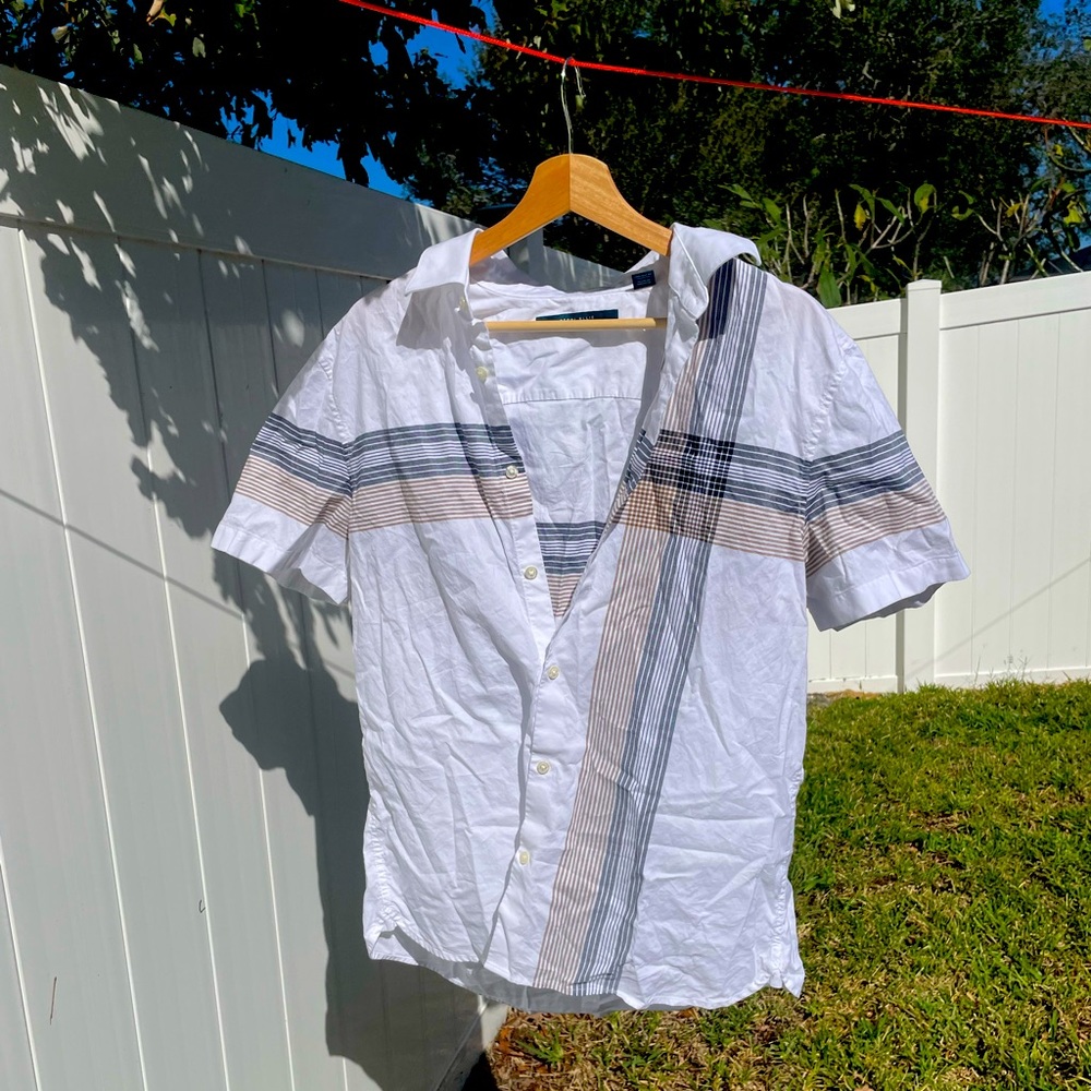 Perry Ellis dress shirt button up